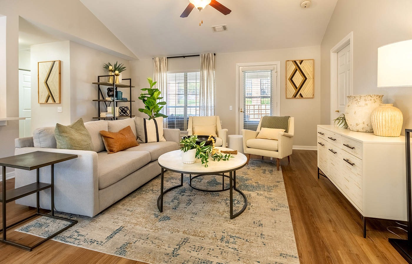 Photos The Watermark at Broadway Cityview